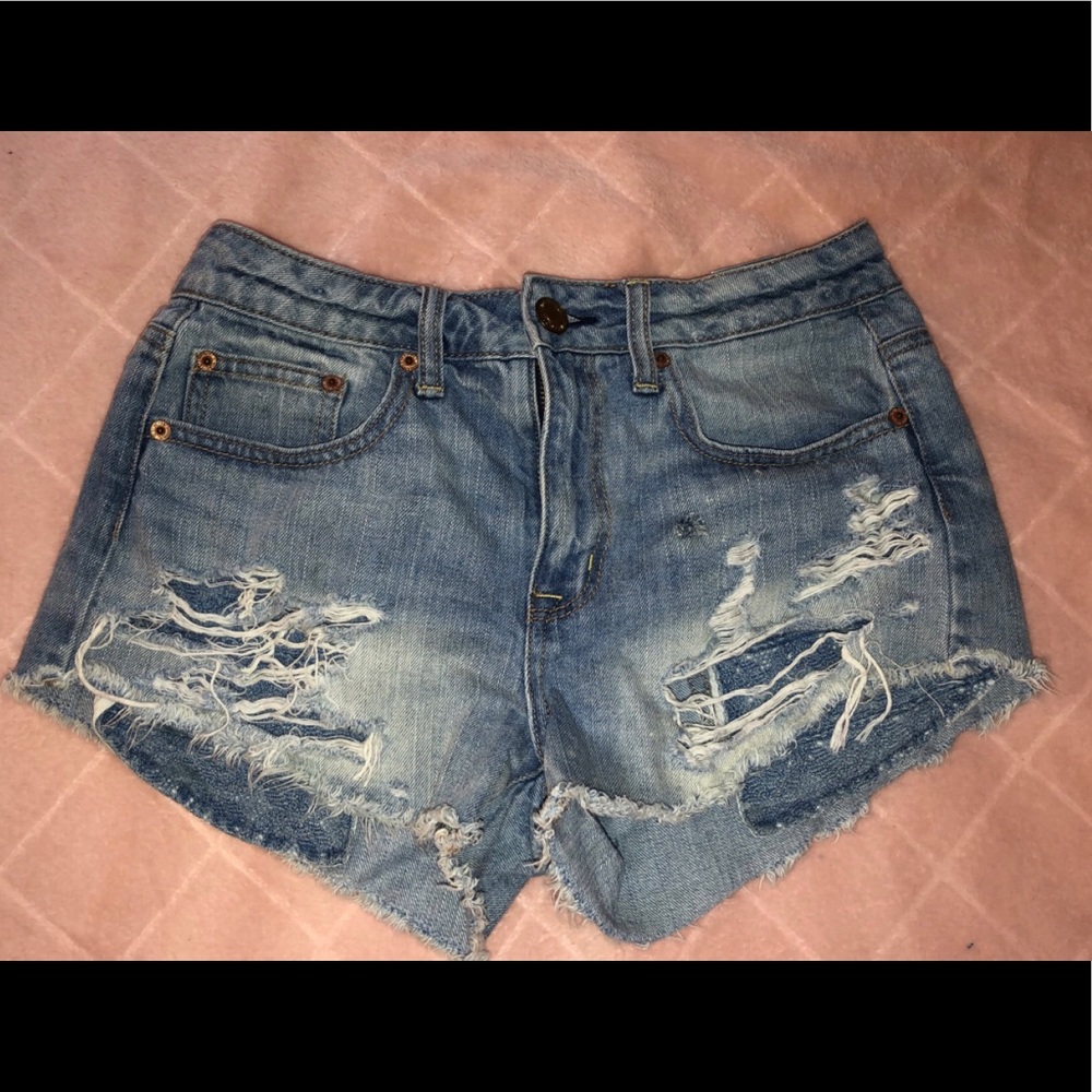 American Eagle Hi Rise Festival shorts